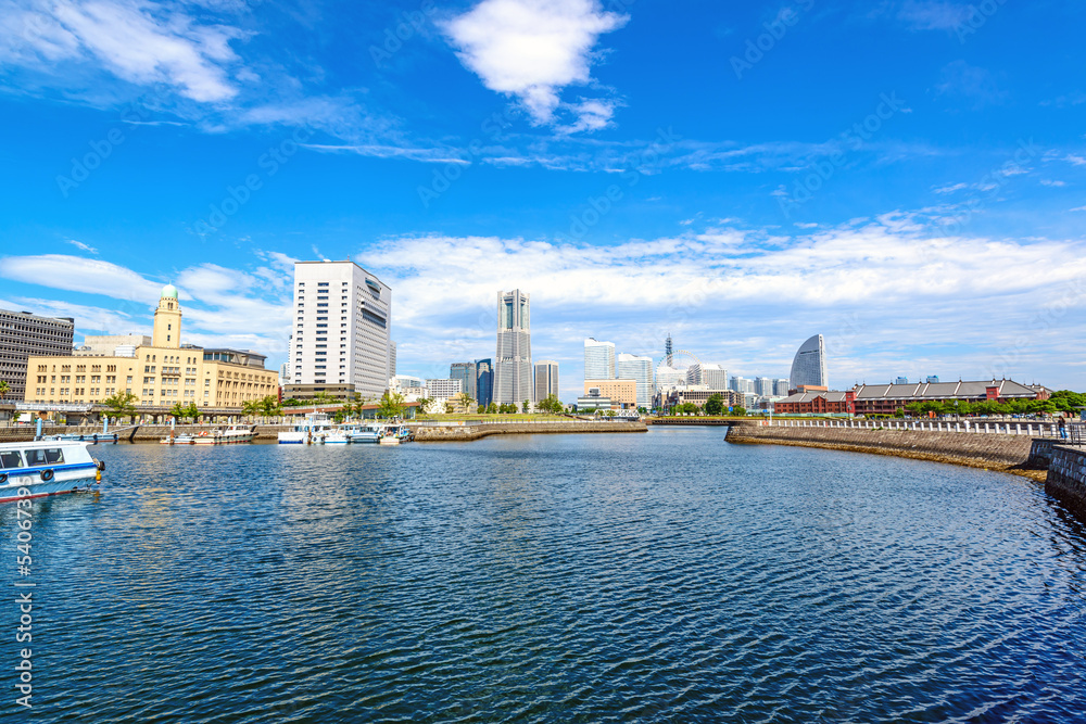 Fototapeta premium Yokohama bay viewed from the Elephant Park in Japan