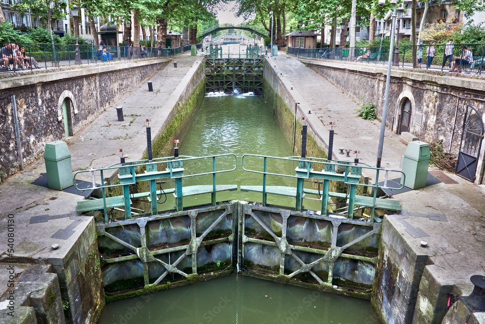 Obraz premium Ecluse du temple, canal Saint-Martin, Paris