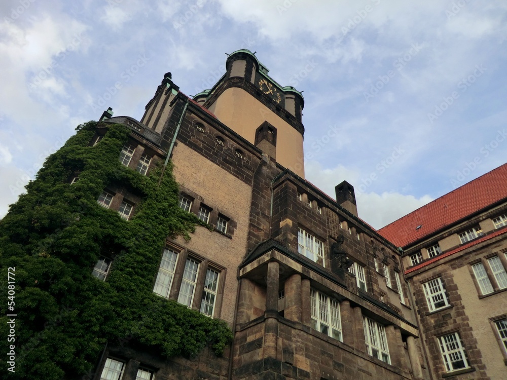 Georg-Schumann-Bau der TU-Dresden Georg-Schumann-Bau der TU-Dresden