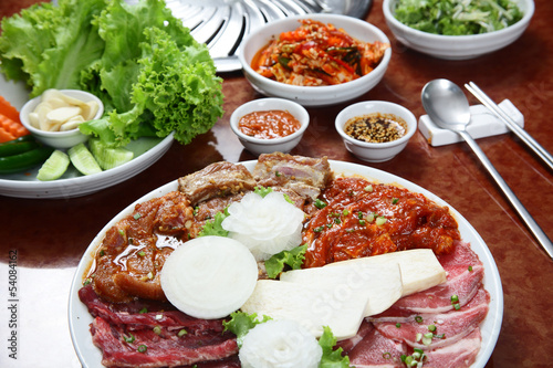Korean cuisine : barbecue grill set