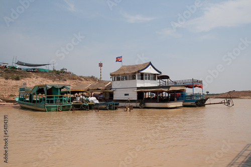 On banks of river near Tonle Sap Lake © Igor Dashko