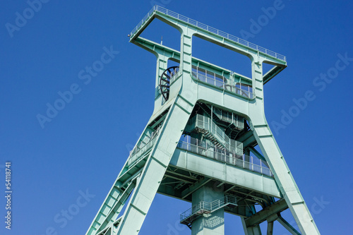 Förderturm. Himmel blau