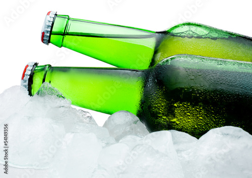 Εκτύπωση καμβά Close-up Two green bottles of beer with condensation cool in ice