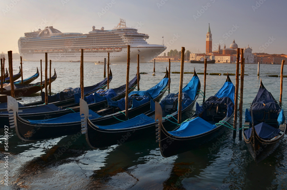 Arrival of a cruise ship to Venice