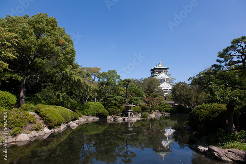 大阪城と庭園 © sakura