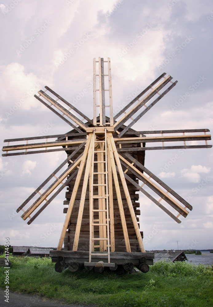 Obraz premium Wooden Windmill. Kizhi Island, Russia