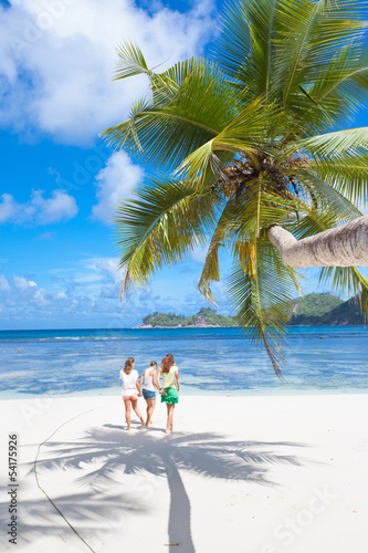 plage paradisiaque des Seychelles