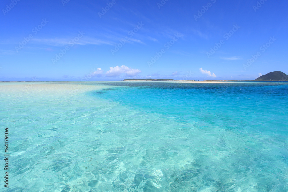 沖縄　美しい海　コバルトブルー