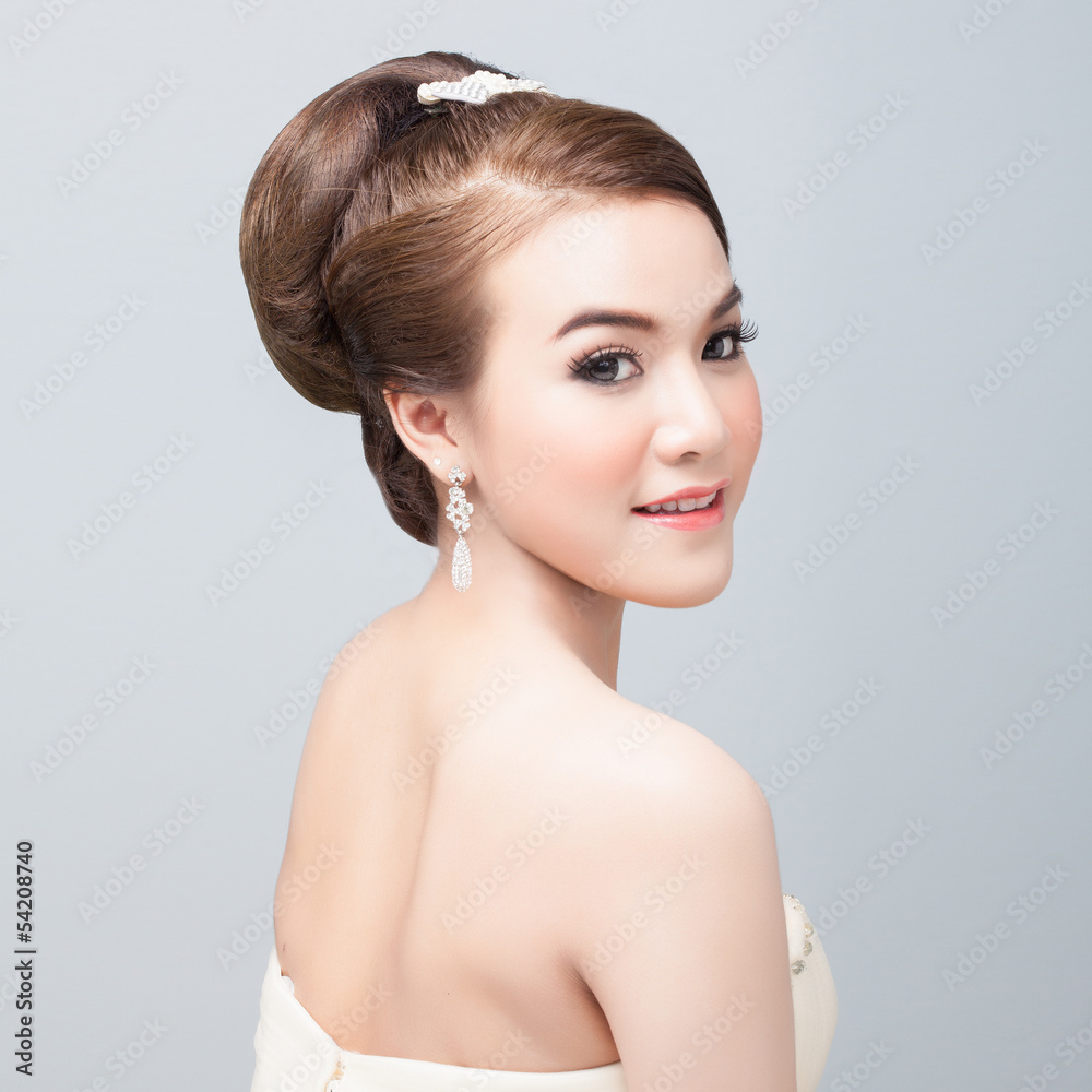 Bridal Make up and Hair Style Bridal Make up and Hair Style