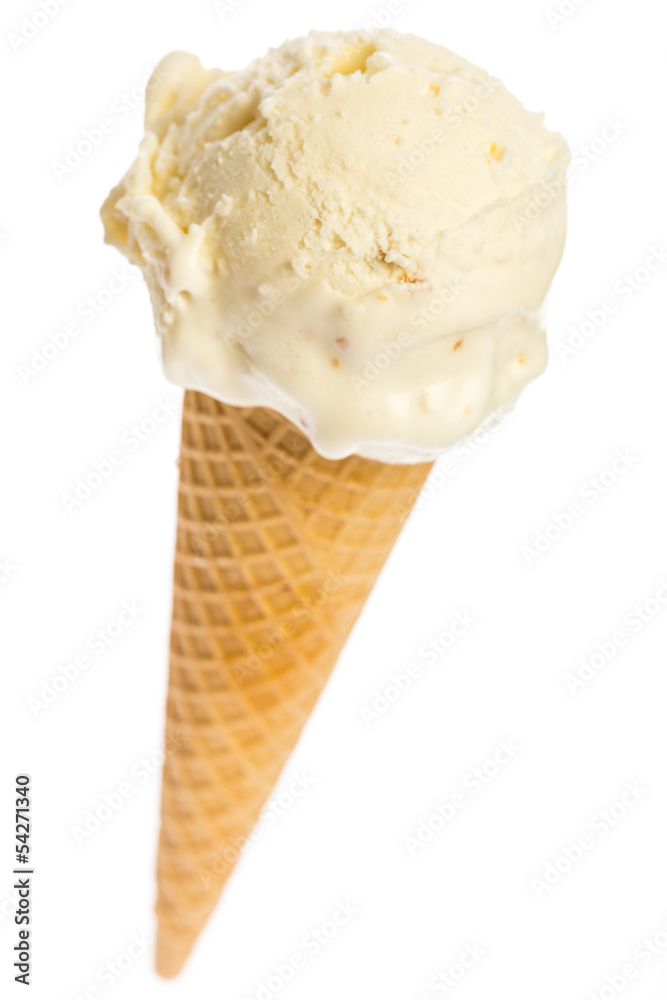 Eine Kugel beiges Eis in Eistüte diagonal Stock-Foto | Adobe Stock