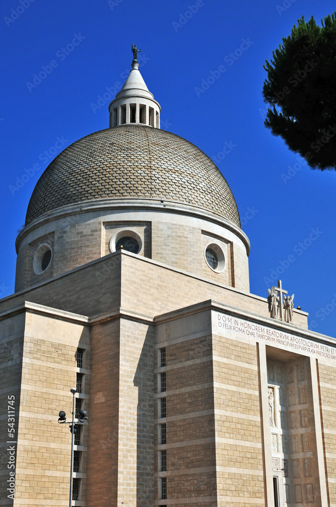 Roma Eur, la basilica dei santi Pietro e Paolo