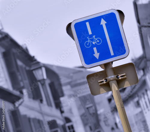 voie cyclable,panneau d'indication,double sens