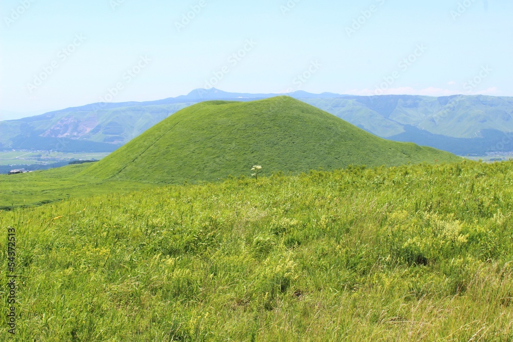 阿蘇の高原と米塚
