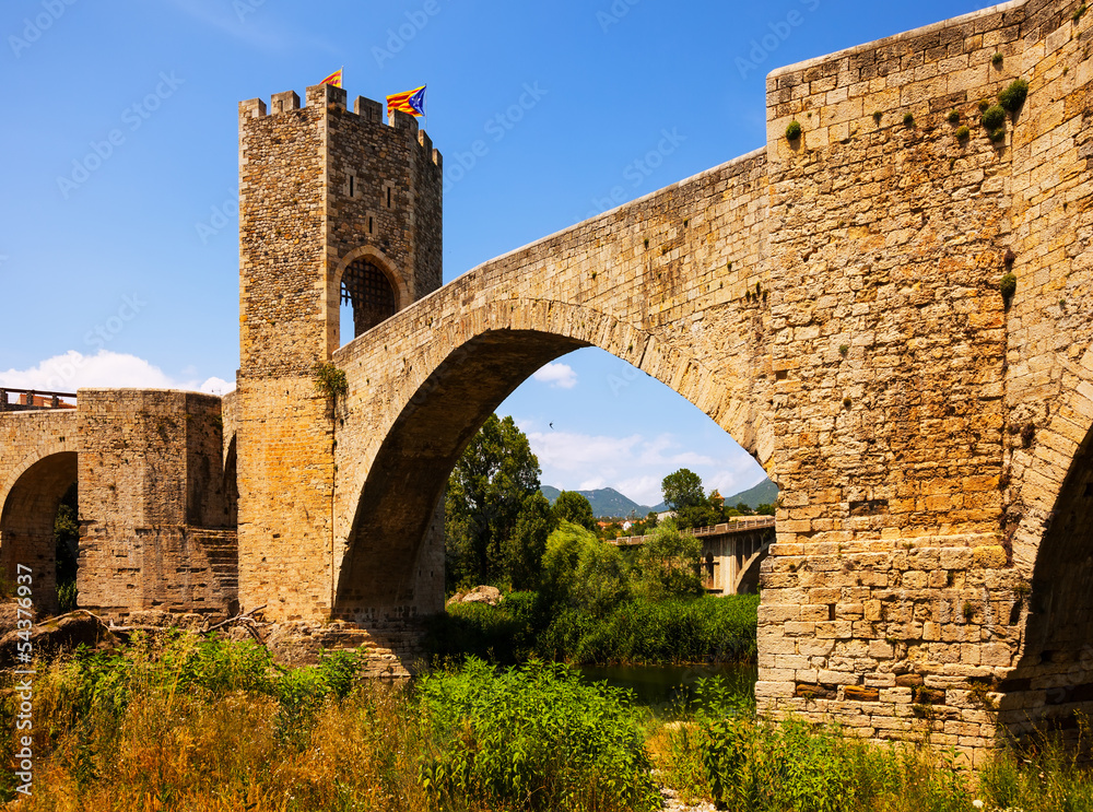 Obraz premium Medieval bridge with gate. Besalu