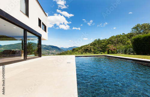 Foto Modern villa , outdoor, view from poolside
