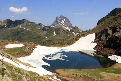 Pic du Midi d Ossau et lac inf  rieur de l Anayet