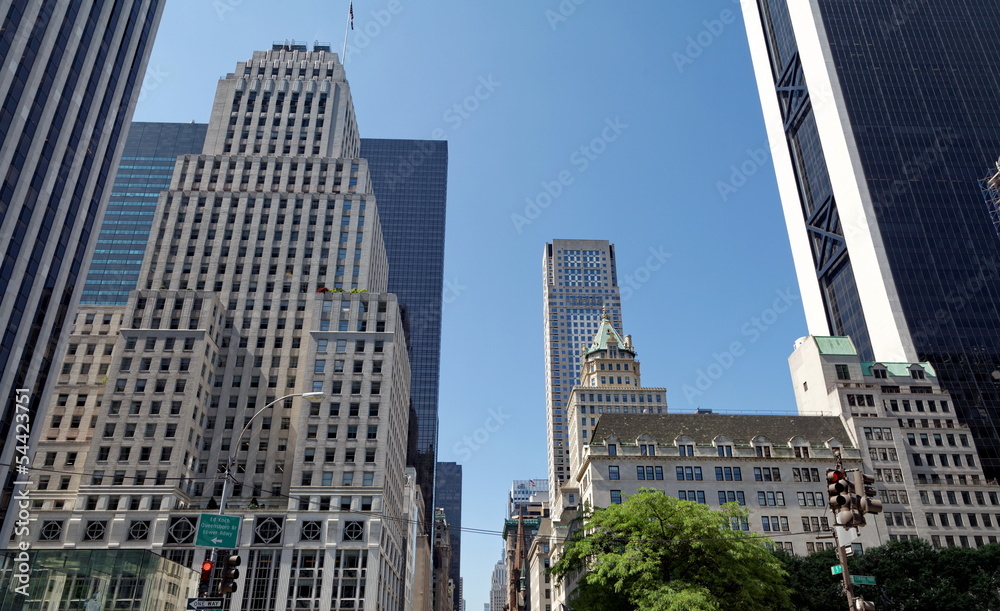 Immeubles et ciel bleu, New York