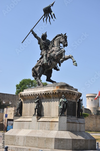 Statue Guillaume le Conquêrant à Falaise 2 #54441545