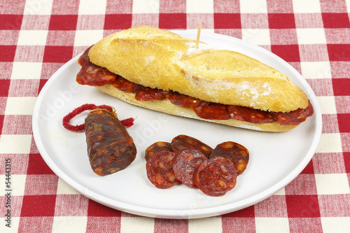 Sausage sandwich, typical Basque cap.