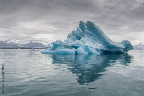 Swimming Iceberg, Jökulsárlón, Iceland
