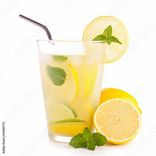 Fotografia ice cold lemonade