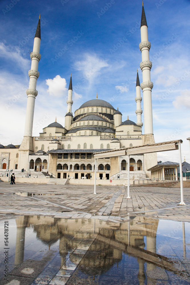 Obraz premium Kocatepe Mosque in Ankara, the capital city of Turkey