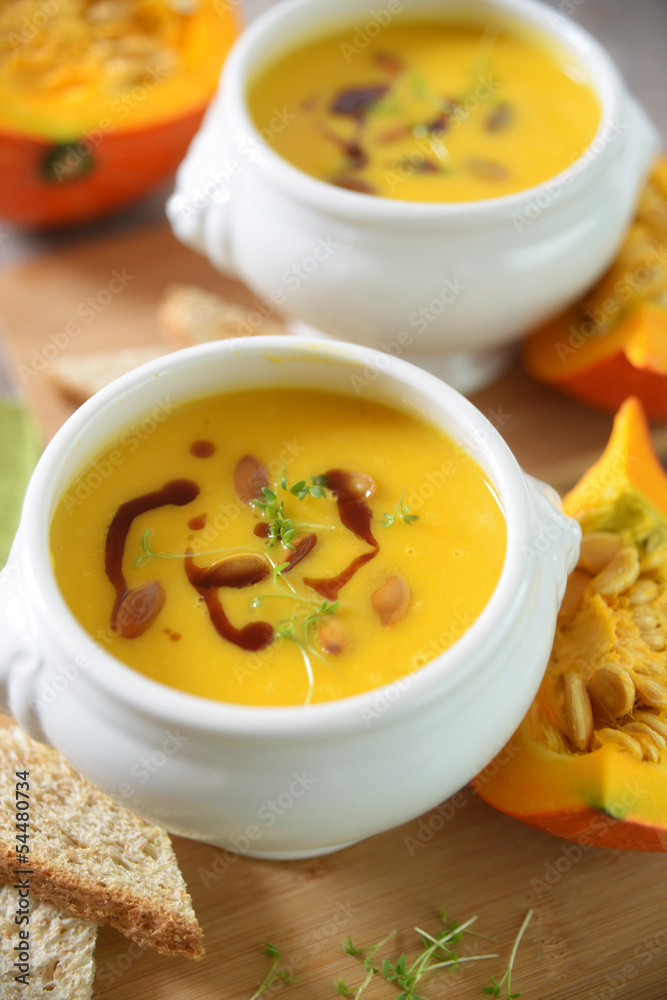 Cremige Hokkaidokürbis-Suppe Cremige Hokkaidokürbis-Suppe