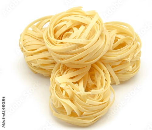 Nidos de pasta italiana al huevo