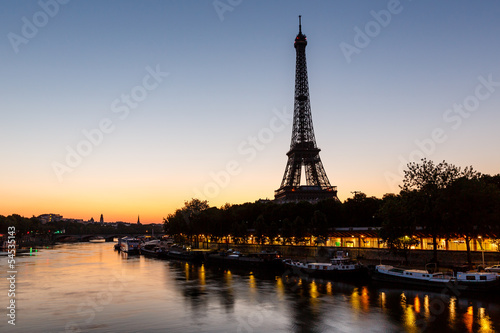 Eiffel Tower and d'Iena Bridge at Dawn, Paris, France © anshar73