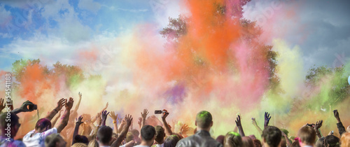 holi-festiwal-kolorow
