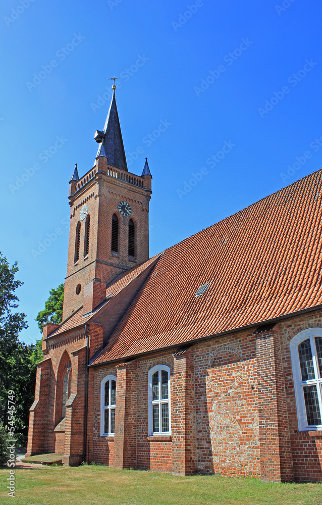 Kirche St. Peter und Paul in Lüdersburg (Niedersachsen)