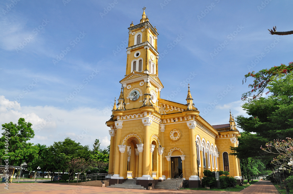 Obraz premium Yellow church in Ayutthaya, Thailand