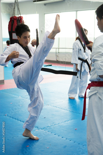 Taekwondo class practicing