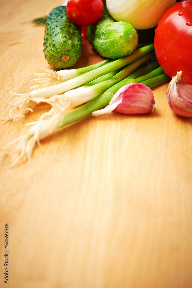 Healthy Organic Vegetables on a Wooden Background. Art Border De Healthy Organic Vegetables on a Wooden Background. Art Border De
