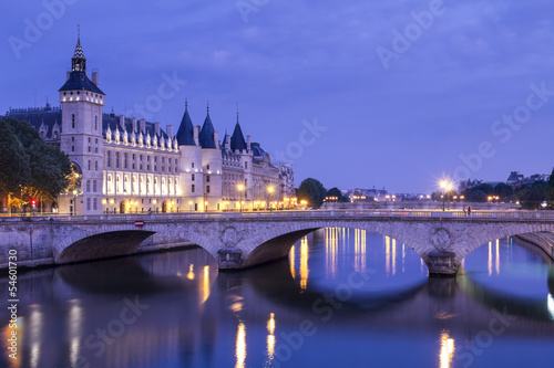 Paris Conciergerie Quais de Seine