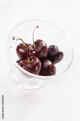 fresh cherries © Maksim Shebeko