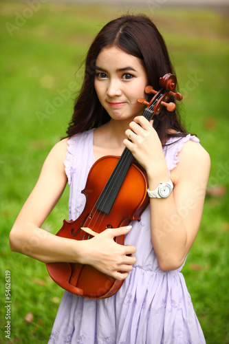 woman and violin
