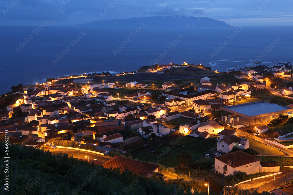 Panorama der Insel Corvo Azoren Portugal bei Nacht