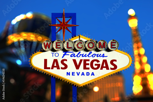 welcome to Fabulous Las Vegas Sign at night