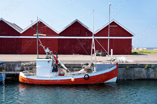Kleines, rotes Fischerboot