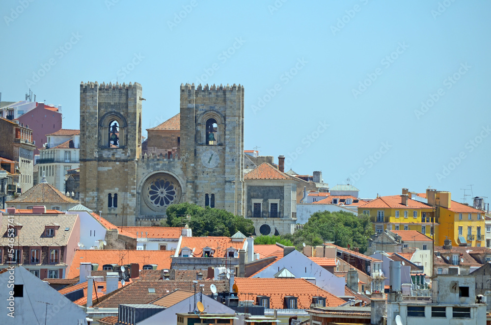 Vista de la Catedral de Lisboa desde el Barrio Alto. Lisboa. Por