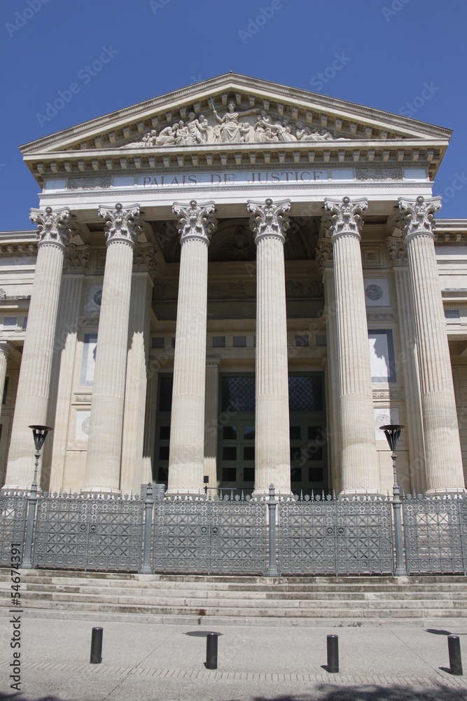 Fototapeta premium Palais de Justice à Nîmes