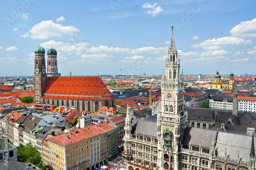 München mit Rathaus und Frauenkirche