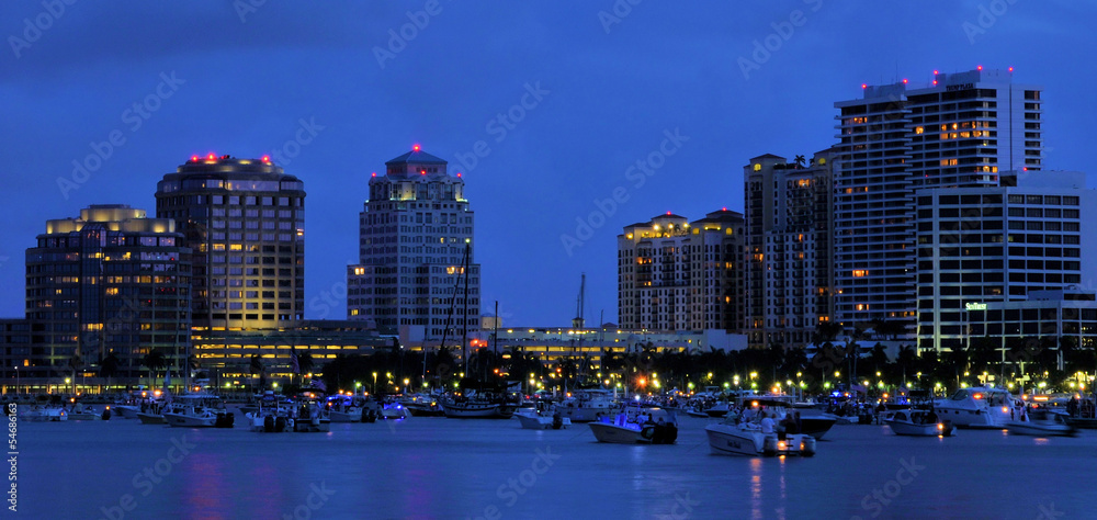 Fototapeta premium Anchored at Night