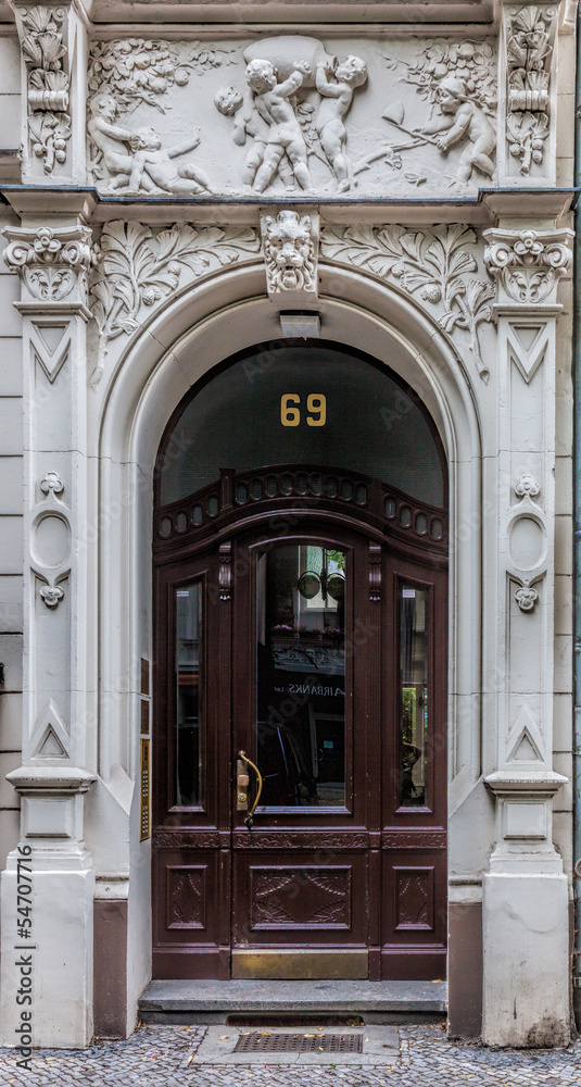 Fasade, doors
