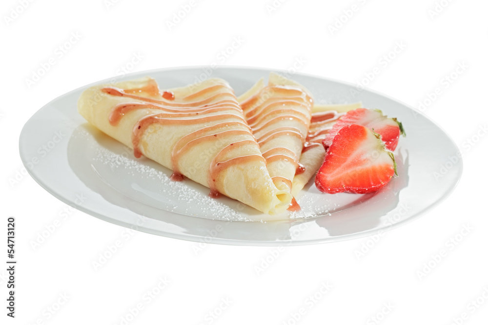Crêpe mit Erdbeersoße und Erdbeeren Crêpe mit Erdbeersoße und Erdbeeren
