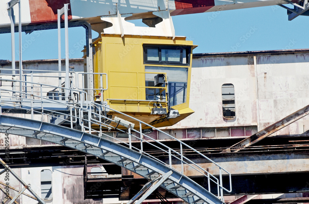 port crane port crane