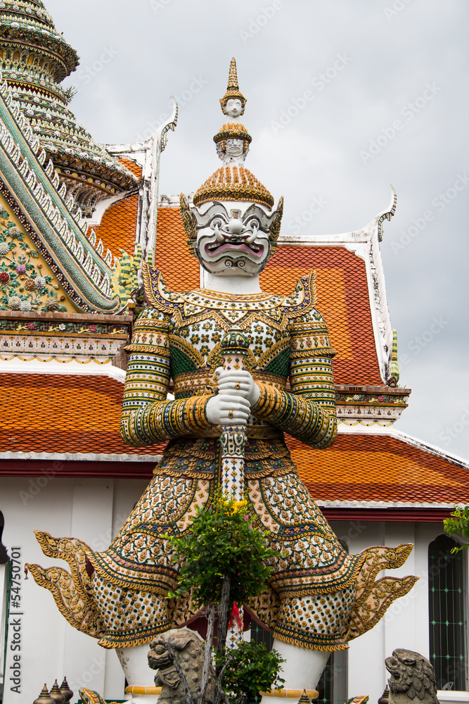 Giant ay Wut Arun Bangkok Thailand