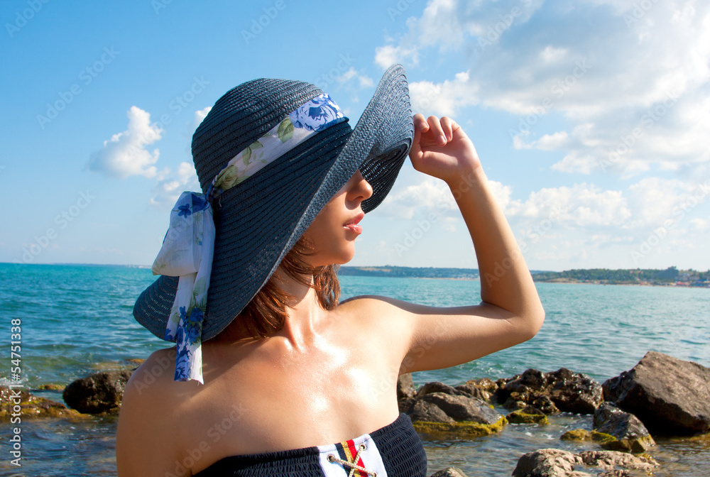 girl in hat