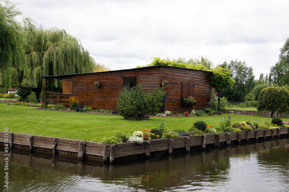 Cabane/chalet sur les îlots des hortillonages d'Amiens Cabane/chalet sur les îlots des hortillonages d'Amiens